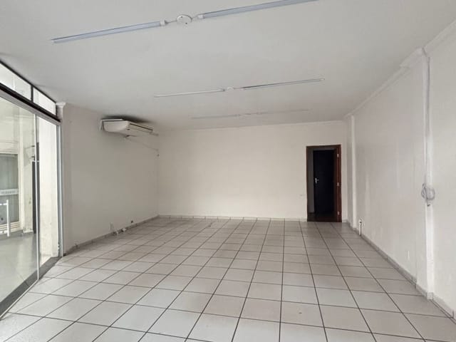 Foto do Sala - 🏡 Sala disponível para locação no Centro de Rolândia/PR | Imobiliária Casa Grande - Rolândia