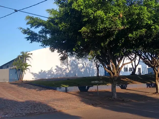 Galpão / Barracão com 8500m², à venda, no bairro Parque Industrial II em Arapongas