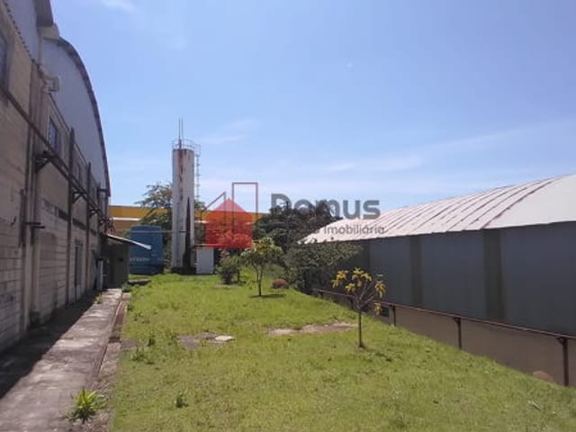 Galpão / Barracão com 12600m², à venda ou para alugar, no bairro Distrito Industrial em Pindamonhangaba
