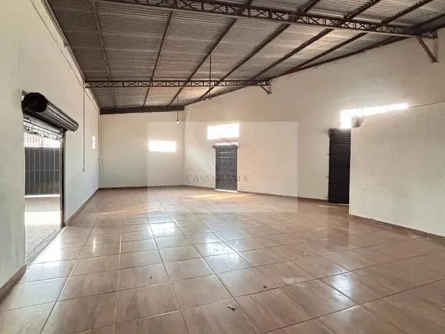 Galpão / Barracão com 250m², para alugar, no bairro Vila Oliveira em Rolândia