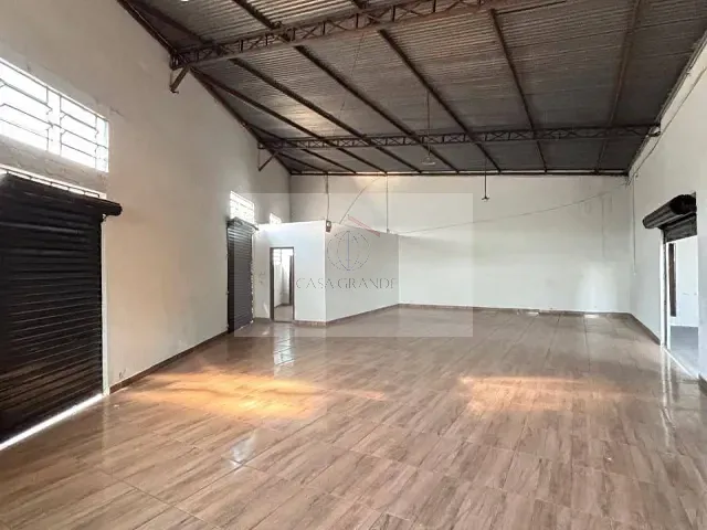 Galpão / Barracão com 250m², para alugar, no bairro Vila Oliveira em Rolândia