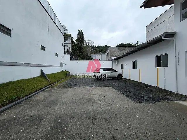 Sala para alugar, no bairro Centro em Blumenau