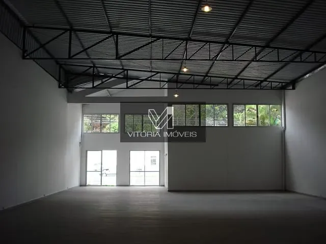 Loja à venda ou para alugar, no bairro BENTO FERREIRA em Vitoria