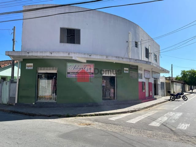 Comercial com 300m², à venda, no bairro Maria Áurea em Pindamonhangaba