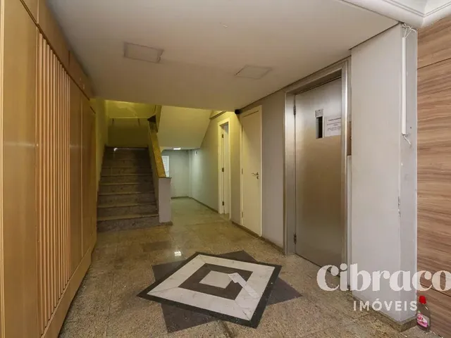 Comercial para alugar, no bairro Centro em Curitiba