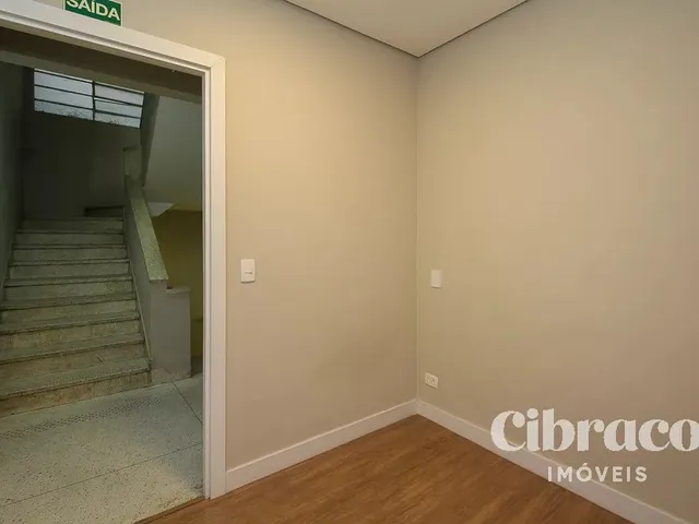 Comercial para alugar, no bairro Centro em Curitiba