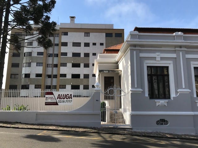 Comercial com 725m², à venda ou para alugar, no bairro Centro em Ponta Grossa