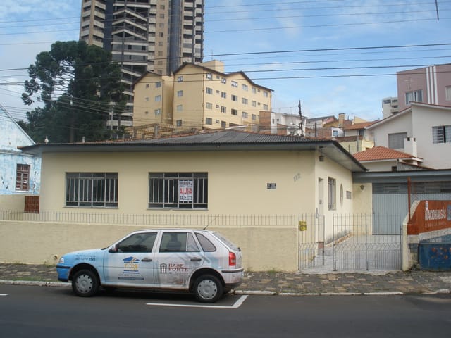 Comercial com 257m², à venda, no bairro Centro em Ponta Grossa