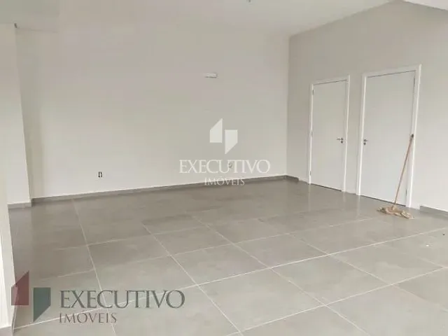 Loja com 214m², para alugar, no bairro Centro em Arroio Do Meio