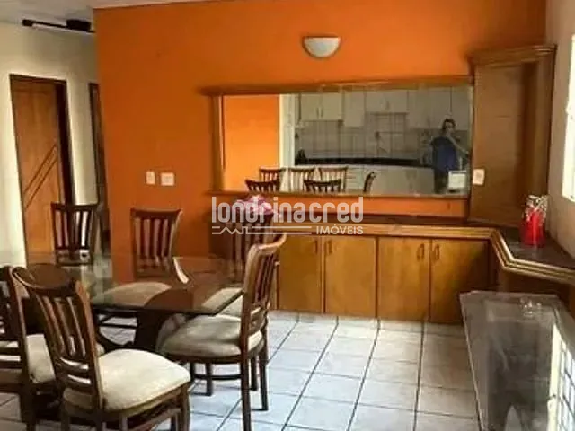 Loja com 2400m², à venda, no bairro Santa Felicidade em Cascavel