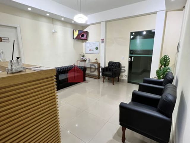 Sala à venda ou para alugar, no bairro Parque Senhor do Bonfim em Taubaté