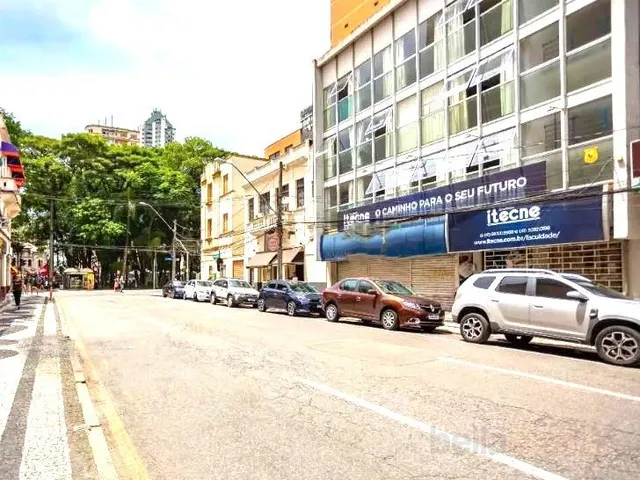Comercial à venda, no bairro Centro em Curitiba