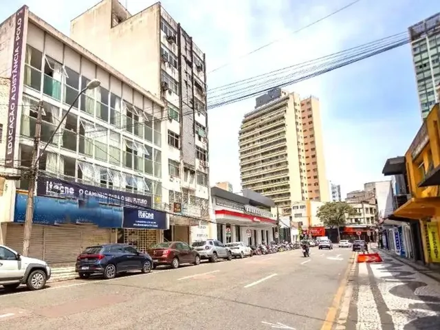 Comercial à venda, no bairro Centro em Curitiba