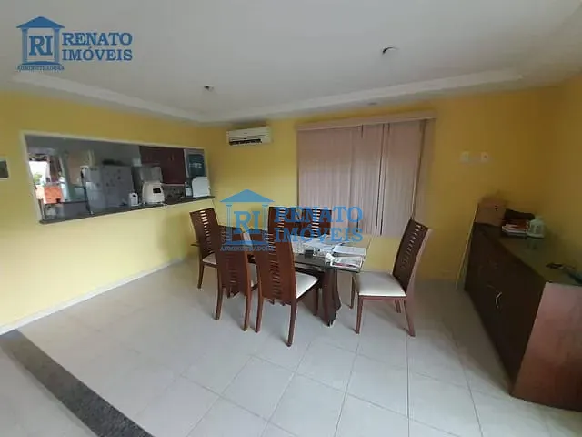 Casa 4 quartos e 4 banheiros, à venda, no bairro Centro em Maricá