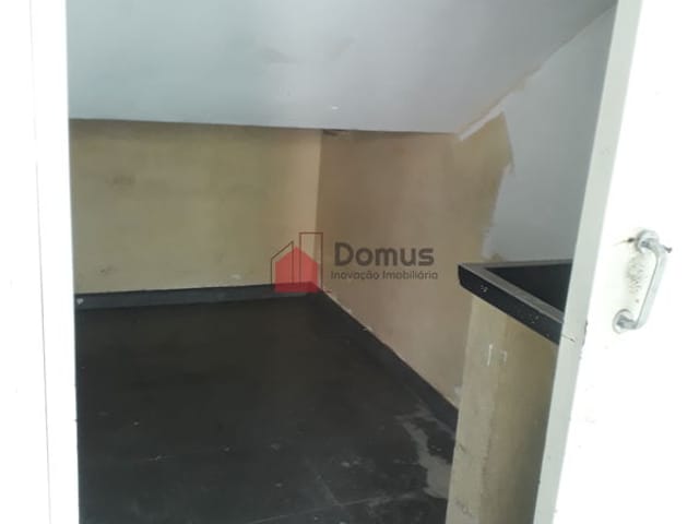 Comercial com 1055m², para alugar, no bairro Centro em Pindamonhangaba