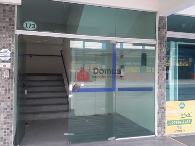 Comercial com 1055m², para alugar, no bairro Centro em Pindamonhangaba