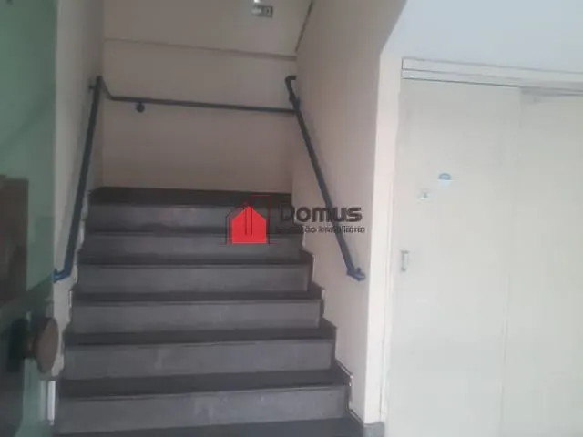 Comercial com 1055m², para alugar, no bairro Centro em Pindamonhangaba