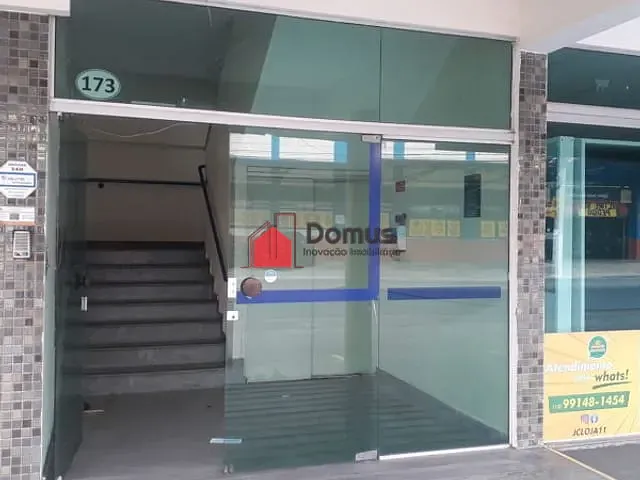 Comercial com 1055m², para alugar, no bairro Centro em Pindamonhangaba