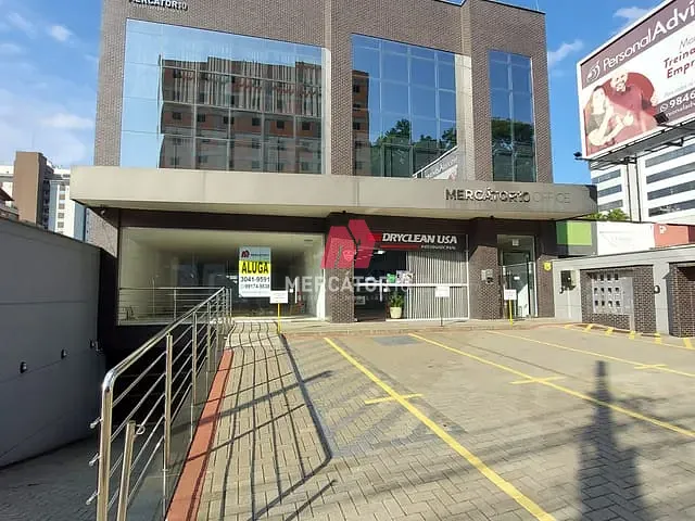 Loja para alugar, no bairro Centro em Blumenau