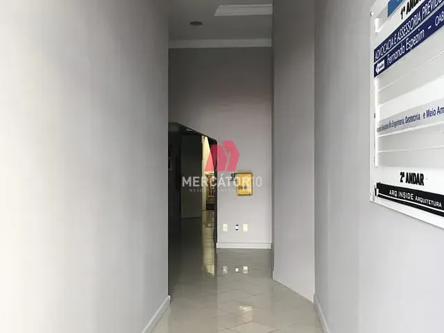 Sala com 200m², para alugar, no bairro Centro em Blumenau