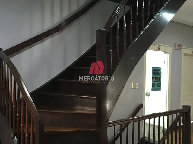 Sala com 200m², para alugar, no bairro Centro em Blumenau