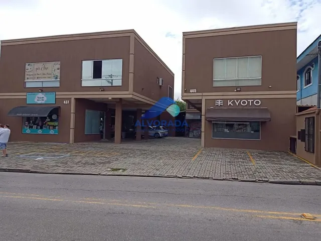 Comercial com 600m², à venda, no bairro Jardim das Indústrias em São José Dos Campos