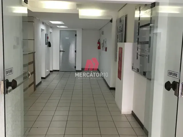 Sala para alugar, no bairro Centro em Blumenau