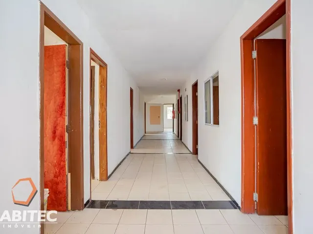 Comercial com 566m², à venda, no bairro Boqueirão em Curitiba
