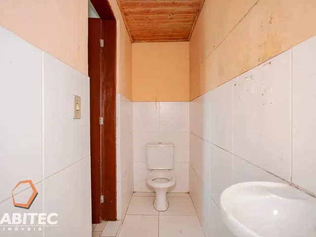 Comercial com 566m², à venda, no bairro Boqueirão em Curitiba