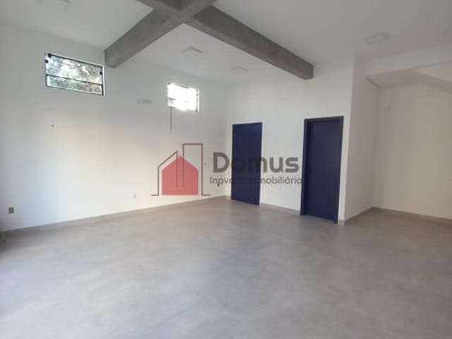 Sala para alugar, no bairro São Benedito em Pindamonhangaba
