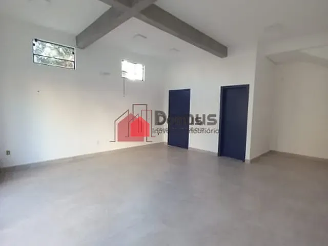 Sala para alugar, no bairro São Benedito em Pindamonhangaba
