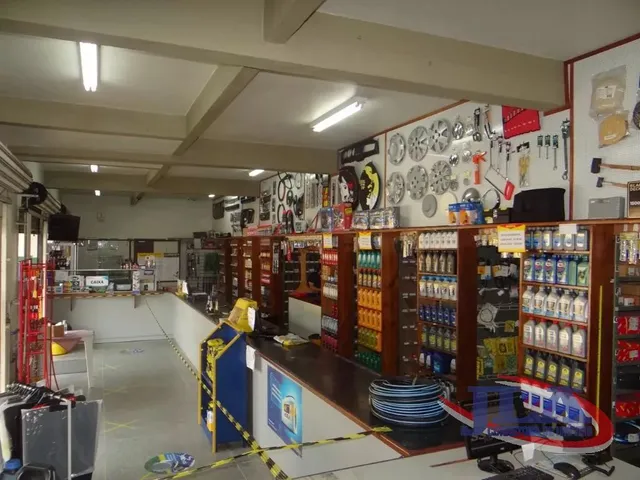 Comercial à venda, no bairro São Lourenço em Curitiba