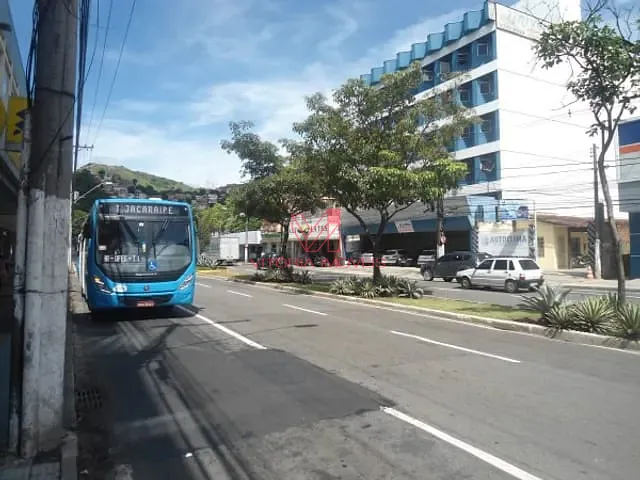 Comercial com 6500m², à venda ou para alugar, no bairro JUCUTUQUARA em Vitoria