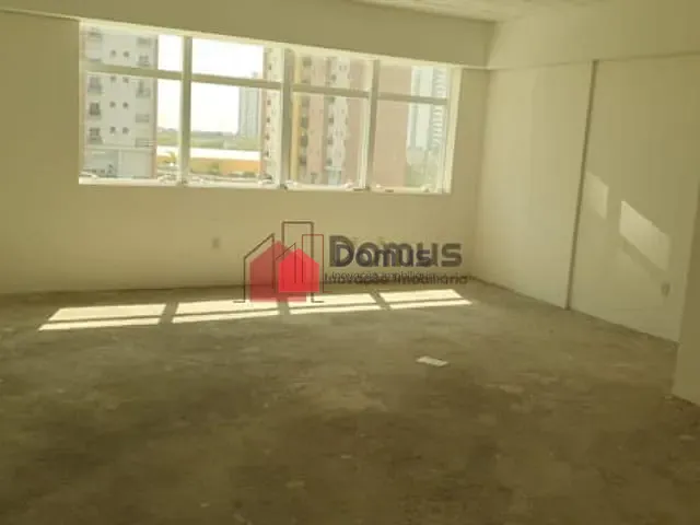 Sala à venda, no bairro Lavadouro de Areia em Taubaté
