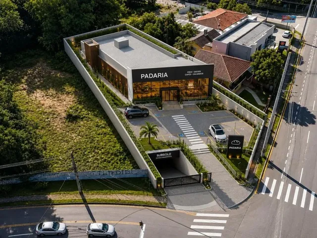 Comercial à venda, no bairro Campo Comprido em Curitiba