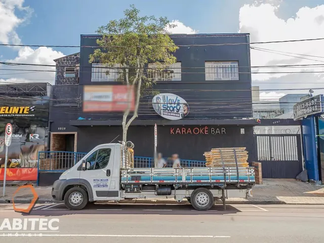 Comercial com 566m², à venda, no bairro Hauer em Curitiba