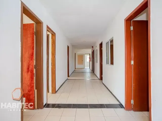 Comercial com 566m², à venda, no bairro Hauer em Curitiba
