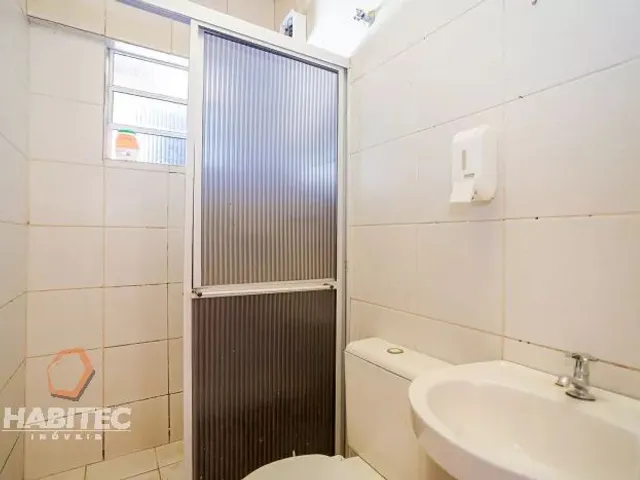 Comercial com 566m², à venda, no bairro Hauer em Curitiba