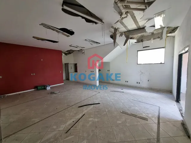 Comercial com 301m², à venda ou para alugar, no bairro Centro em São José Dos Campos