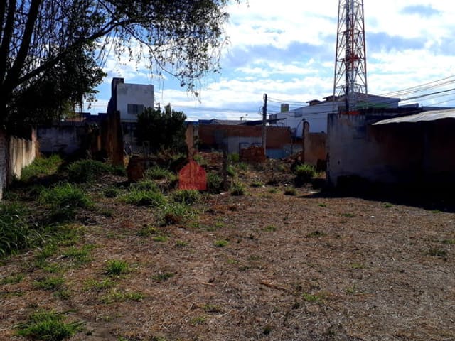 Comercial com 2000m², à venda ou para alugar, no bairro Jardim Rosely em Pindamonhangaba