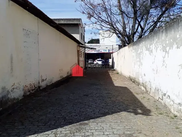 Comercial com 2000m², à venda ou para alugar, no bairro Jardim Rosely em Pindamonhangaba