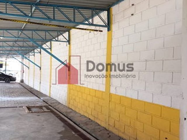 Comercial com 300m², para alugar, no bairro Maria Áurea em Pindamonhangaba