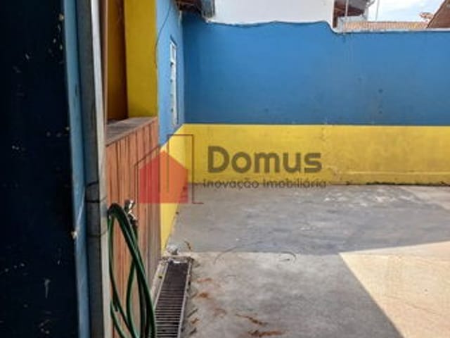 Comercial com 300m², para alugar, no bairro Maria Áurea em Pindamonhangaba