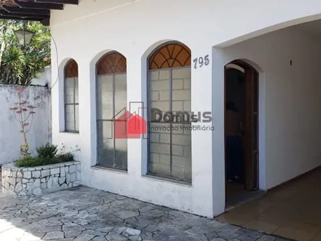 Comercial com 345m², para alugar, no bairro São Benedito em Pindamonhangaba