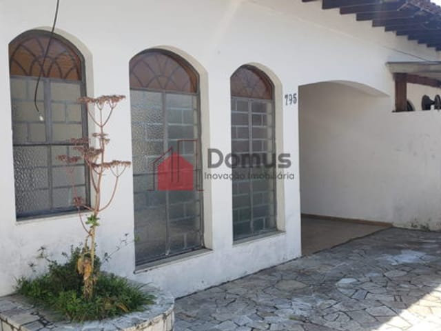 Comercial com 345m², para alugar, no bairro São Benedito em Pindamonhangaba