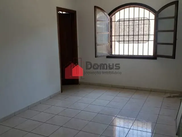 Comercial com 345m², para alugar, no bairro São Benedito em Pindamonhangaba