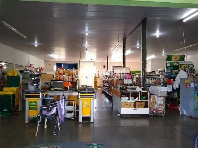 Galpão / Barracão à venda, no bairro Jardim Acapulco em Londrina