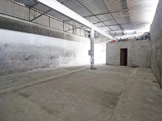 Loja com 500m², à venda, no bairro Guatupê em São José Dos Pinhais