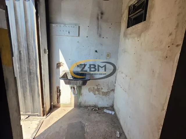 Galpão / Barracão com 270m², à venda ou para alugar, no bairro Residencial Quadra Norte em Londrina