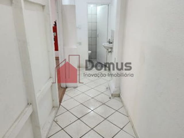 Comercial com 34m², para alugar, no bairro Centro em Pindamonhangaba